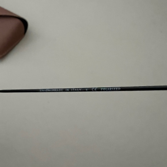 Black Ray-Ban Aviator Sunglasses - Picture 8 of 8